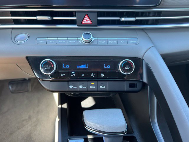 Used 2024 Hyundai Elantra SEL FWD image 19