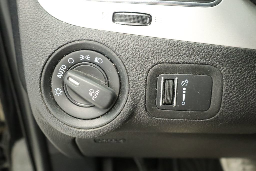 Used 2017 Dodge Journey SXT w/ Comfort/Convenience Group image 27