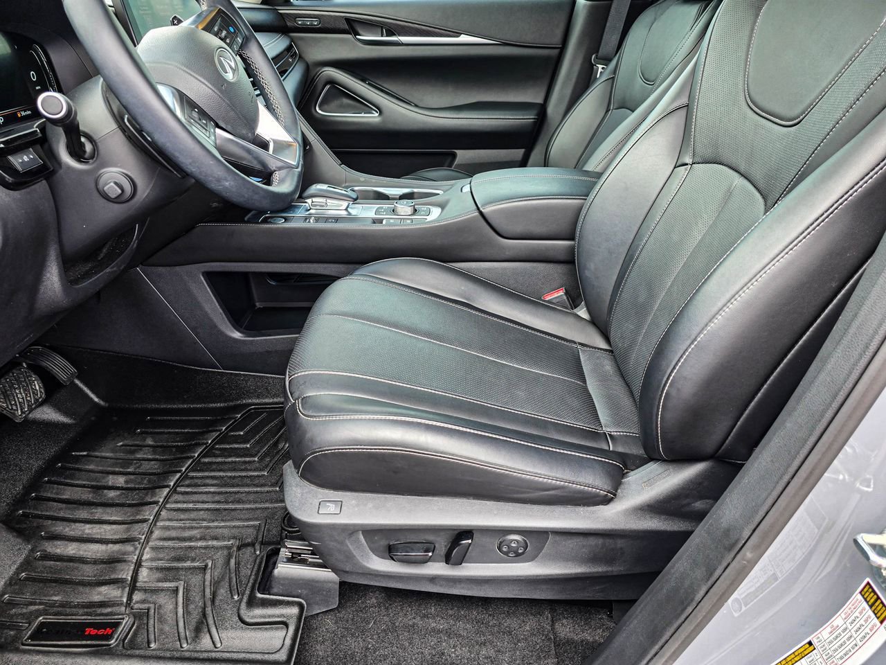 Used 2025 INFINITI QX60 Sensory w/ Vision Package AWD/4WD image 13