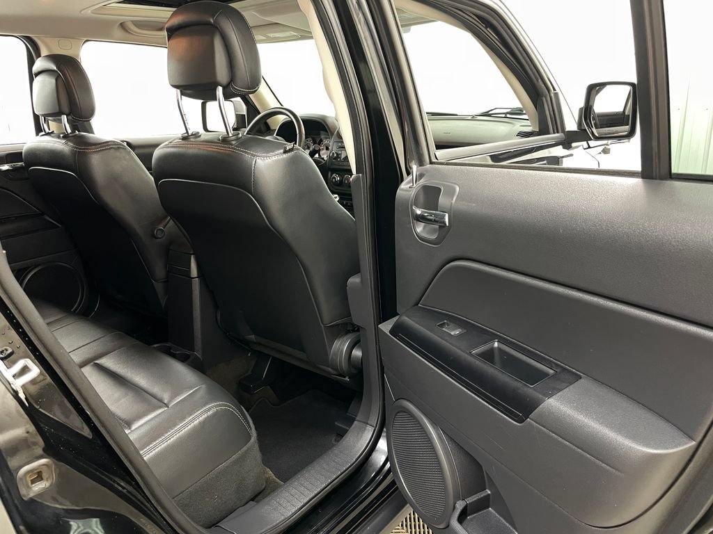 Used 2017 Jeep Patriot High Altitude AWD/4WD image 35