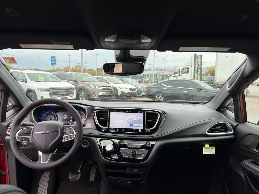 New 2026 Chrysler Pacifica Select FWD image 28