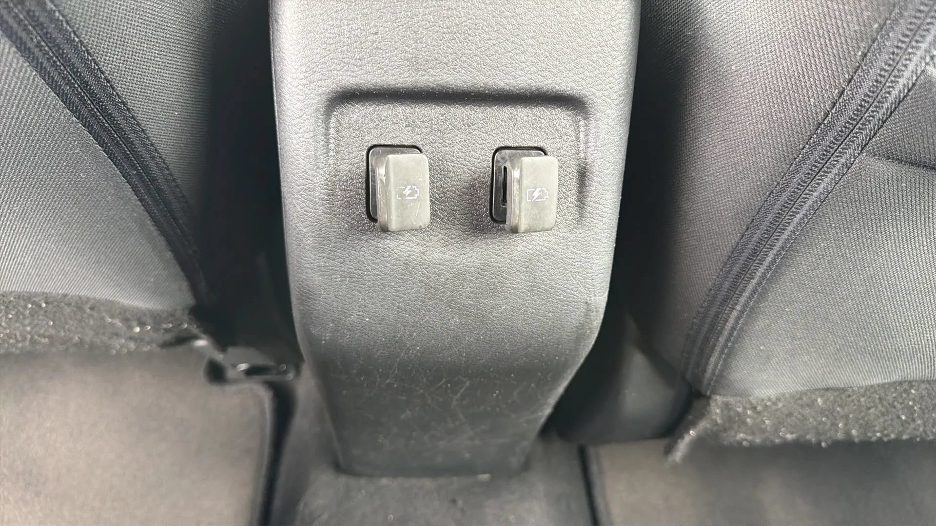 Used 2021 Nissan Kicks SV FWD image 29