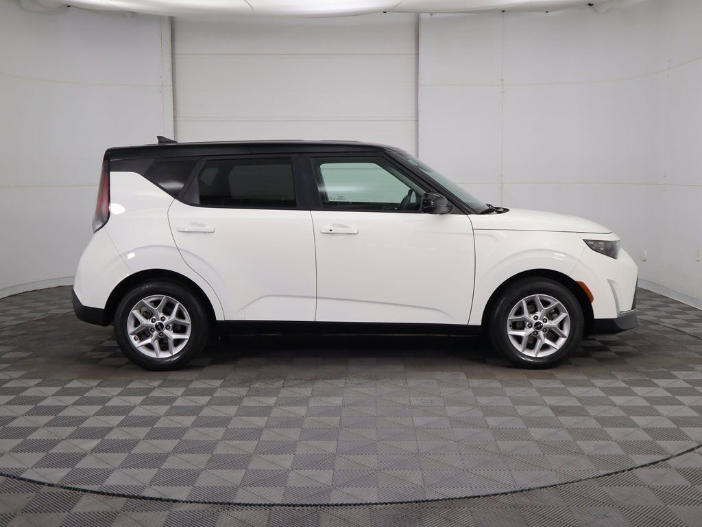 Used 2023 Kia Soul S image 4