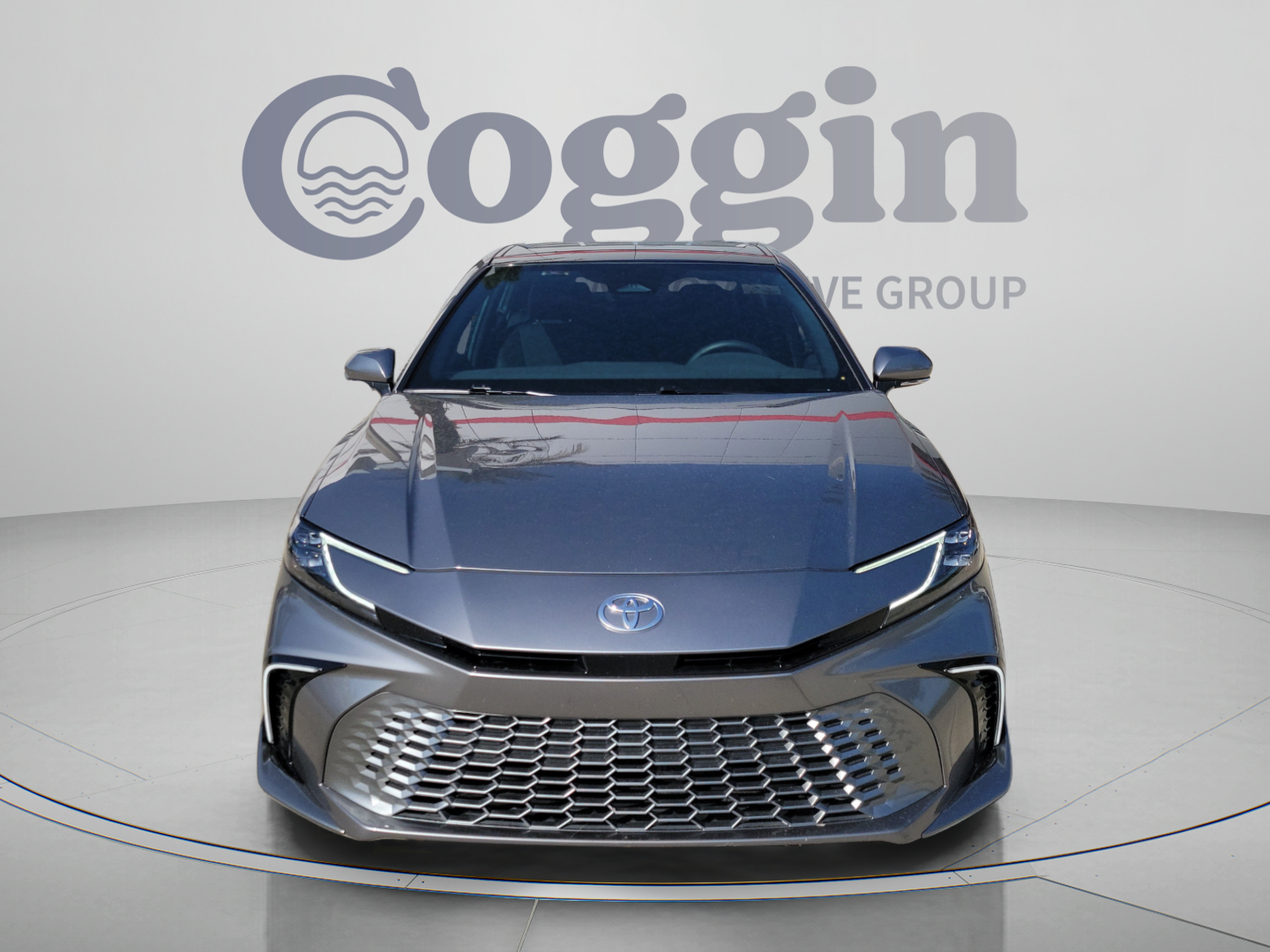Used 2025 Toyota Camry XSE FWD image 5