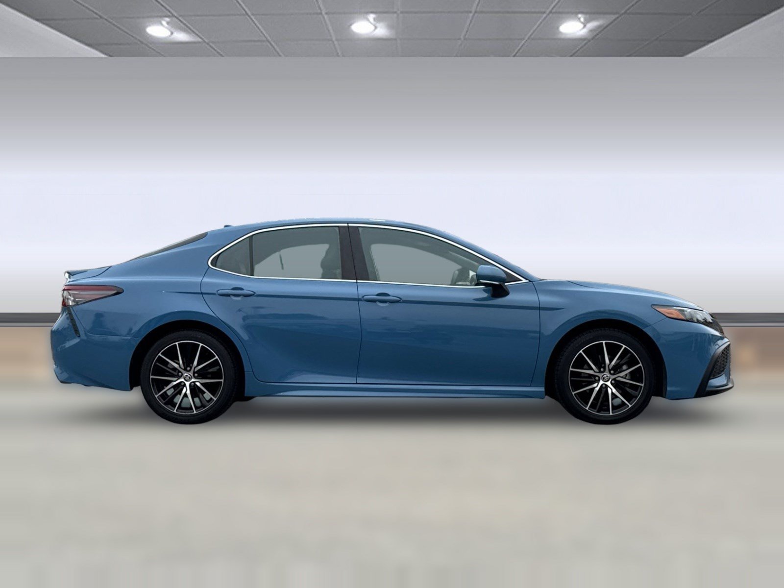 Used 2024 Toyota Camry SE FWD image 7