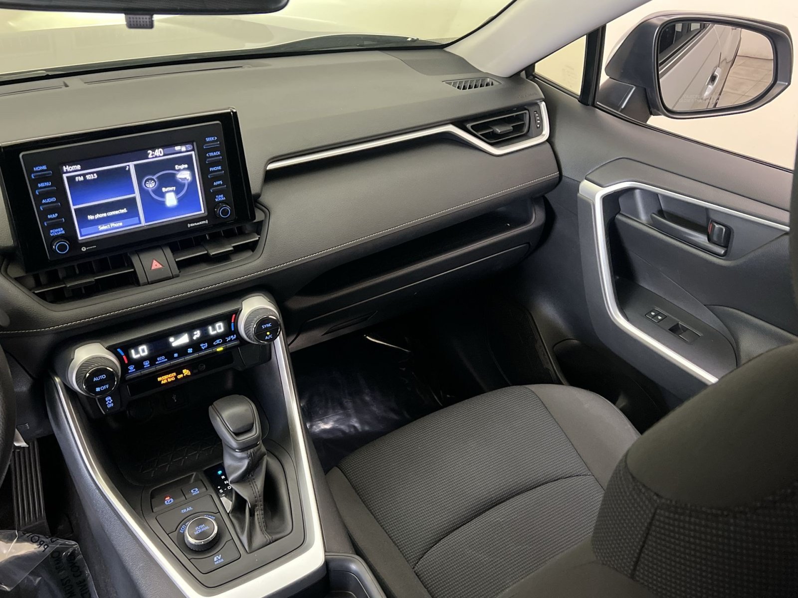 Used 2020 Toyota RAV4 LE w/ All Weather Liner Package AWD/4WD image 38