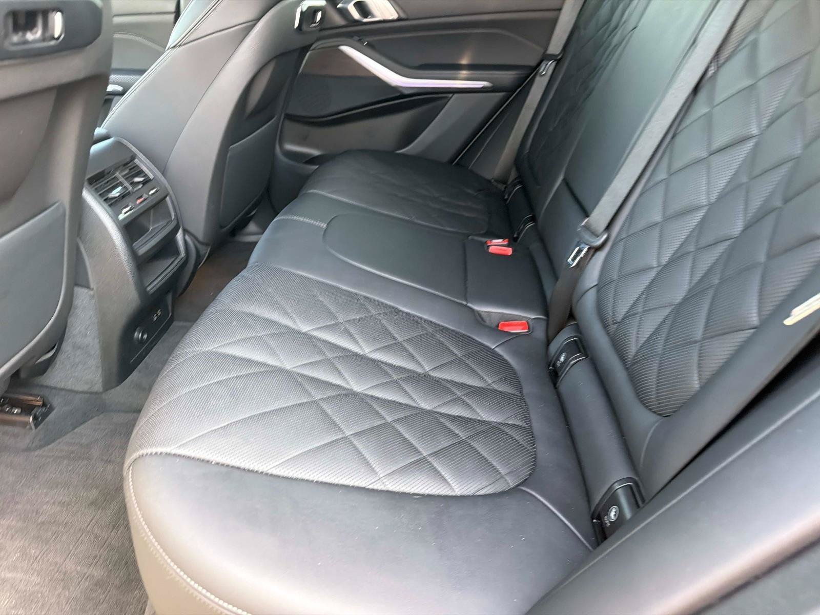 Used 2024 BMW X5 sDrive40i w/ M Sport Package RWD image 15