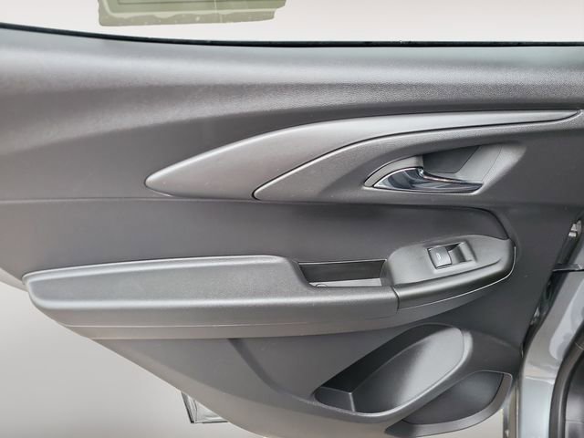 Used 2024 Chevrolet TrailBlazer LT w/ LT Cold Weather Package image 19