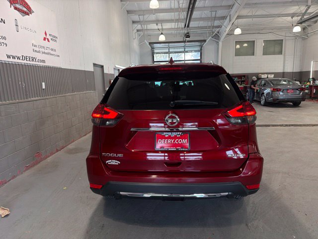 Used 2018 Nissan Rogue SV AWD/4WD image 4