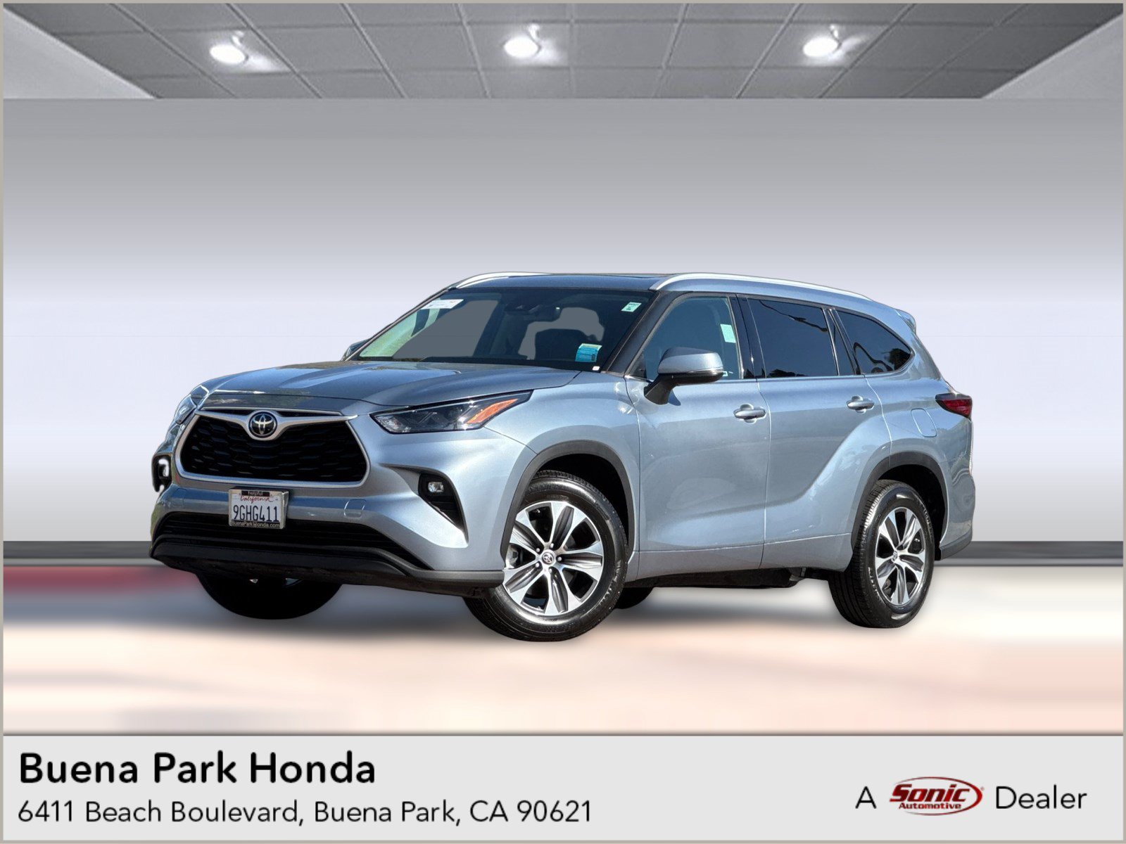 Used 2022 Toyota Highlander XLE FWD image 1