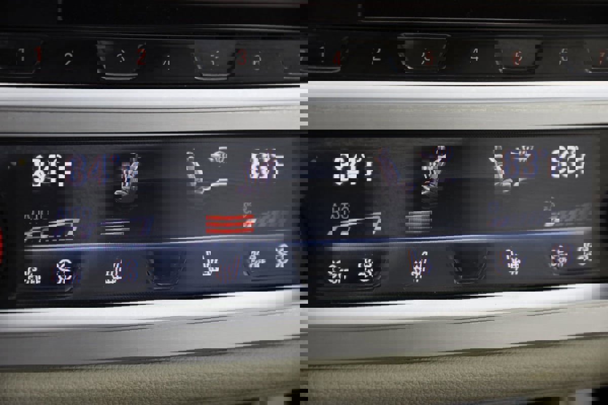 Used 2020 BMW 740i xDrive w/ Cold Weather Package image 8