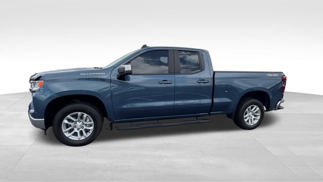 Used 2024 Chevrolet Silverado 1500 LT AWD/4WD image 3