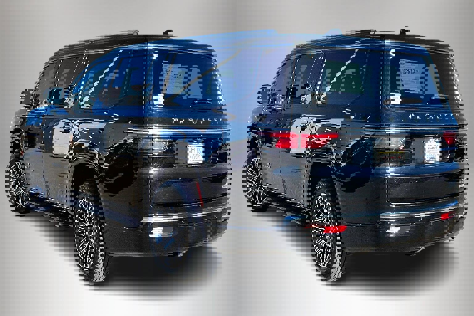 Used 2024 Jeep Wagoneer L Series II image 4