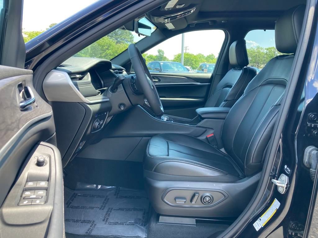 New 2024 Jeep Grand Cherokee Limited 4xe w/ Luxury Tech Group II image 18