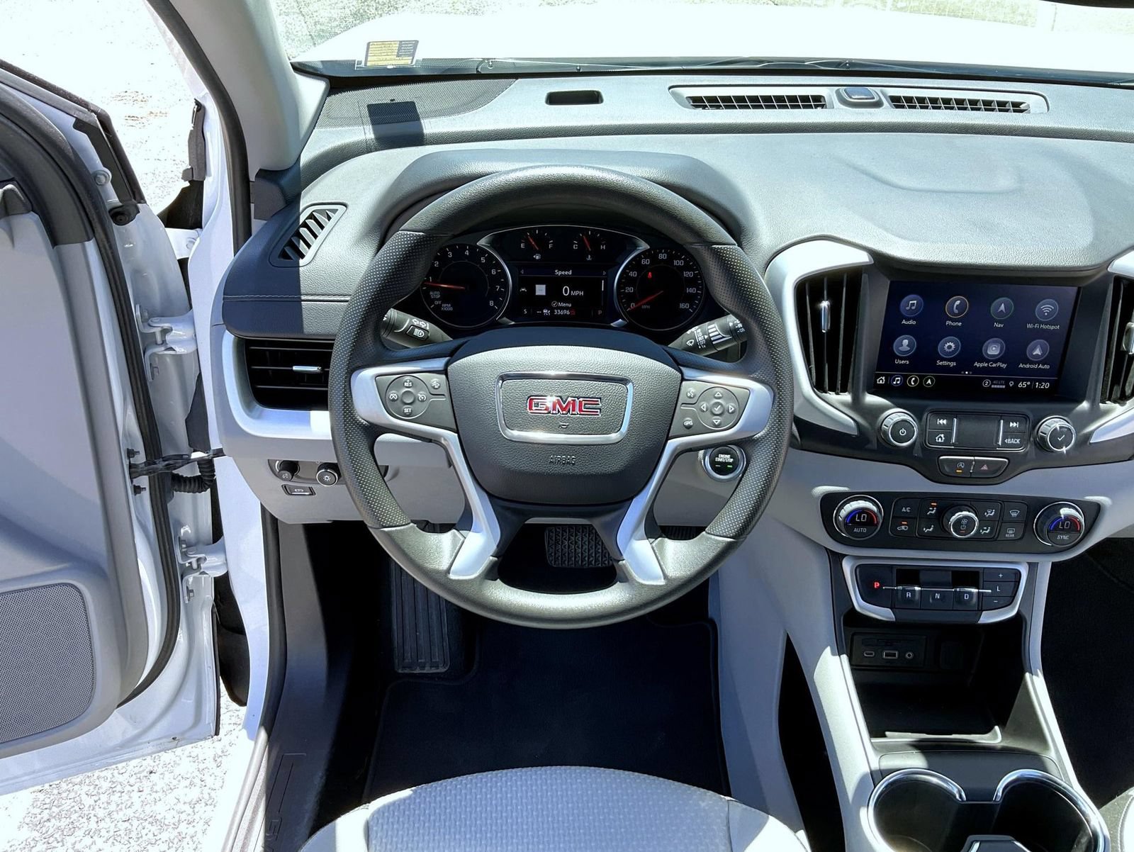 Certified 2024 GMC Terrain SLE w/ Driver Convenience Package AWD/4WD image 11