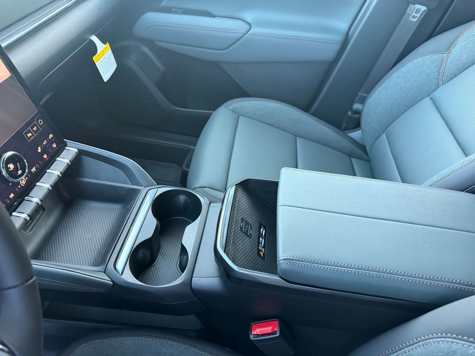 New 2026 GMC Terrain AT4 w/ LPO, Black Badging Package image 9