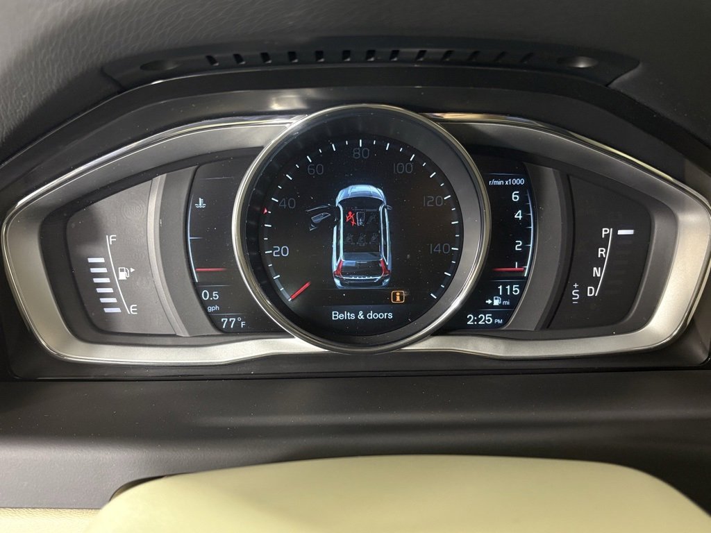 Used 2015 Volvo XC70 T6 Platinum image 22