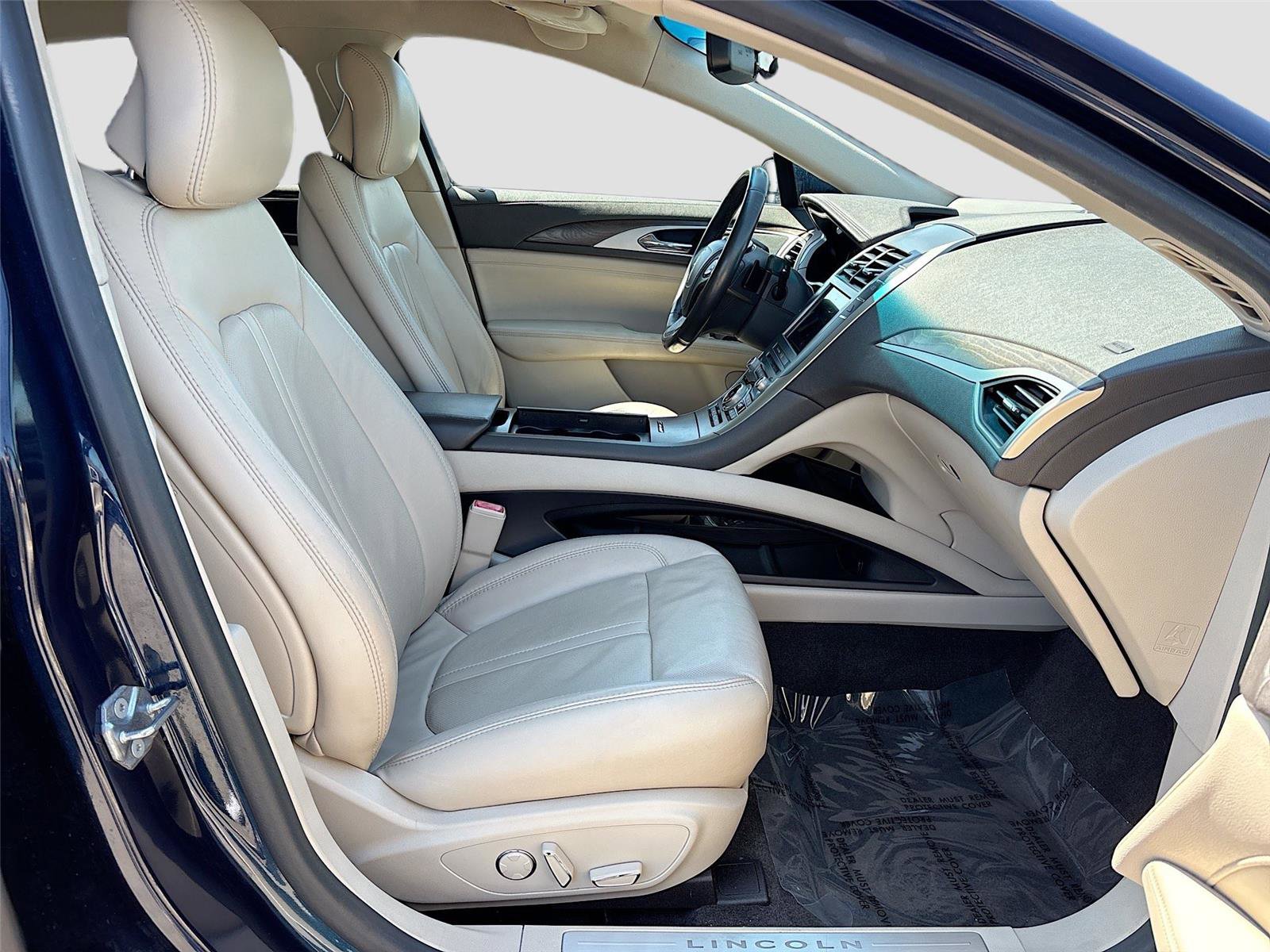 Used 2017 Lincoln MKZ Reserve image 28