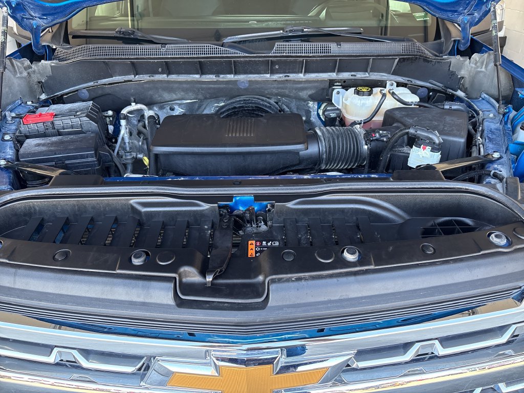 Used 2022 Chevrolet Silverado 1500 LTZ w/ Technology Package AWD/4WD image 38