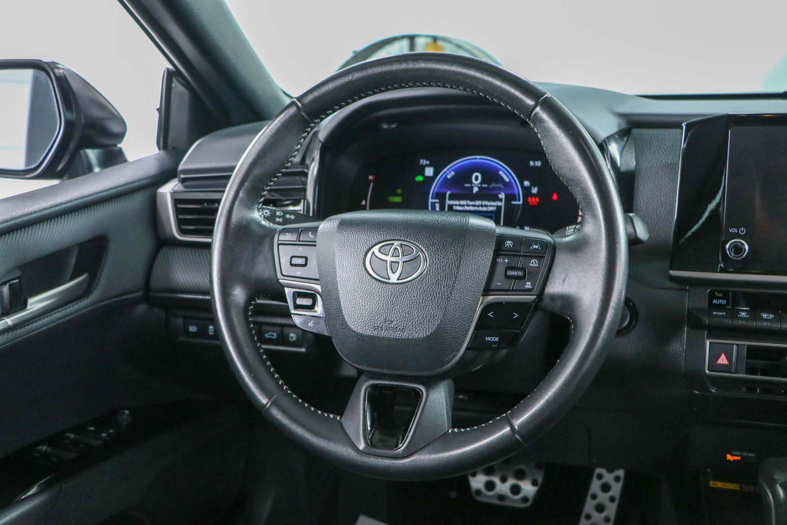 Used 2025 Toyota Camry SE FWD image 12