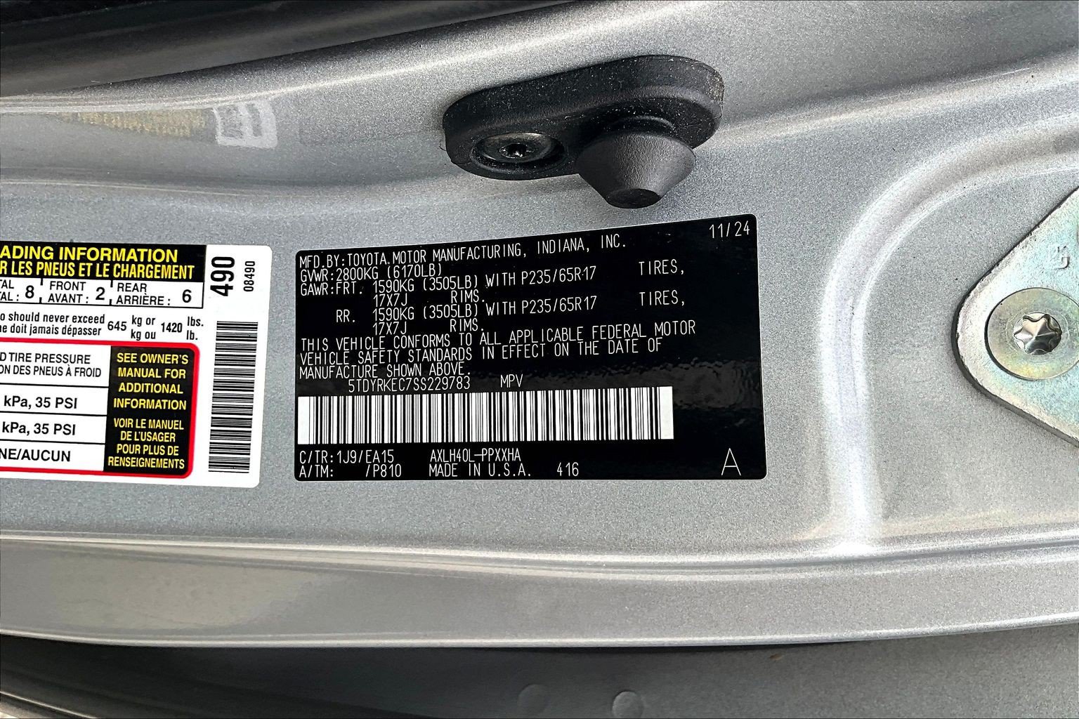 Used 2025 Toyota Sienna XLE FWD image 36