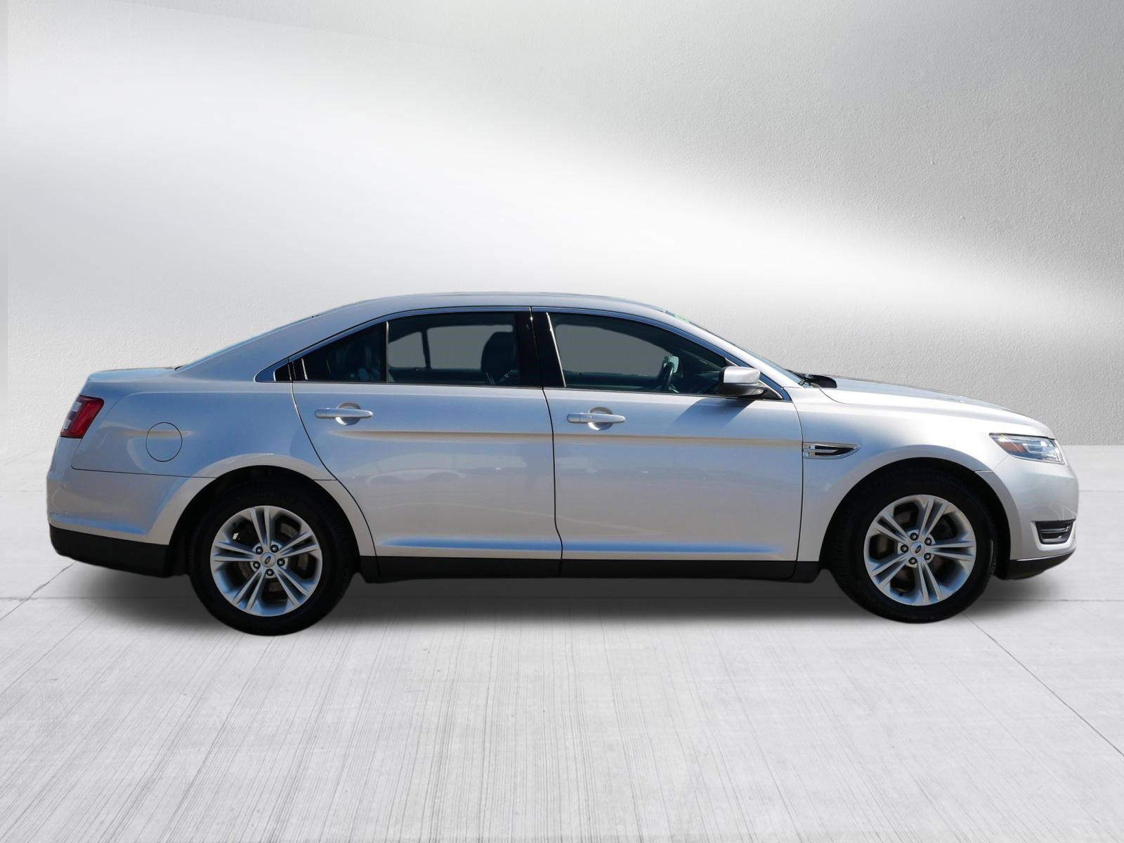 Used 2016 Ford Taurus SEL w/ Equipment Group 201A image 8