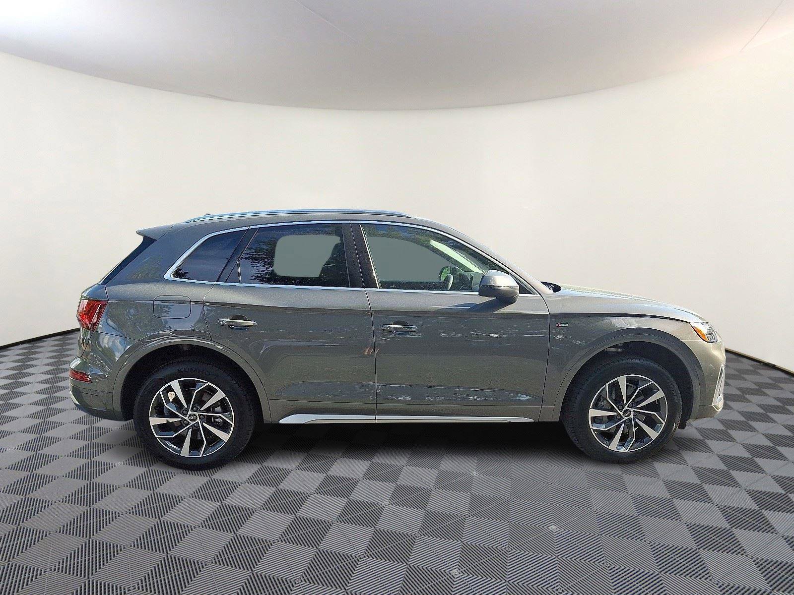 Certified 2025 Audi Q5 2.0T Premium image 7