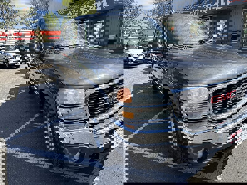 Used 2005 GMC Sierra 1500 SLT w/ Light Duty Power Package image 16