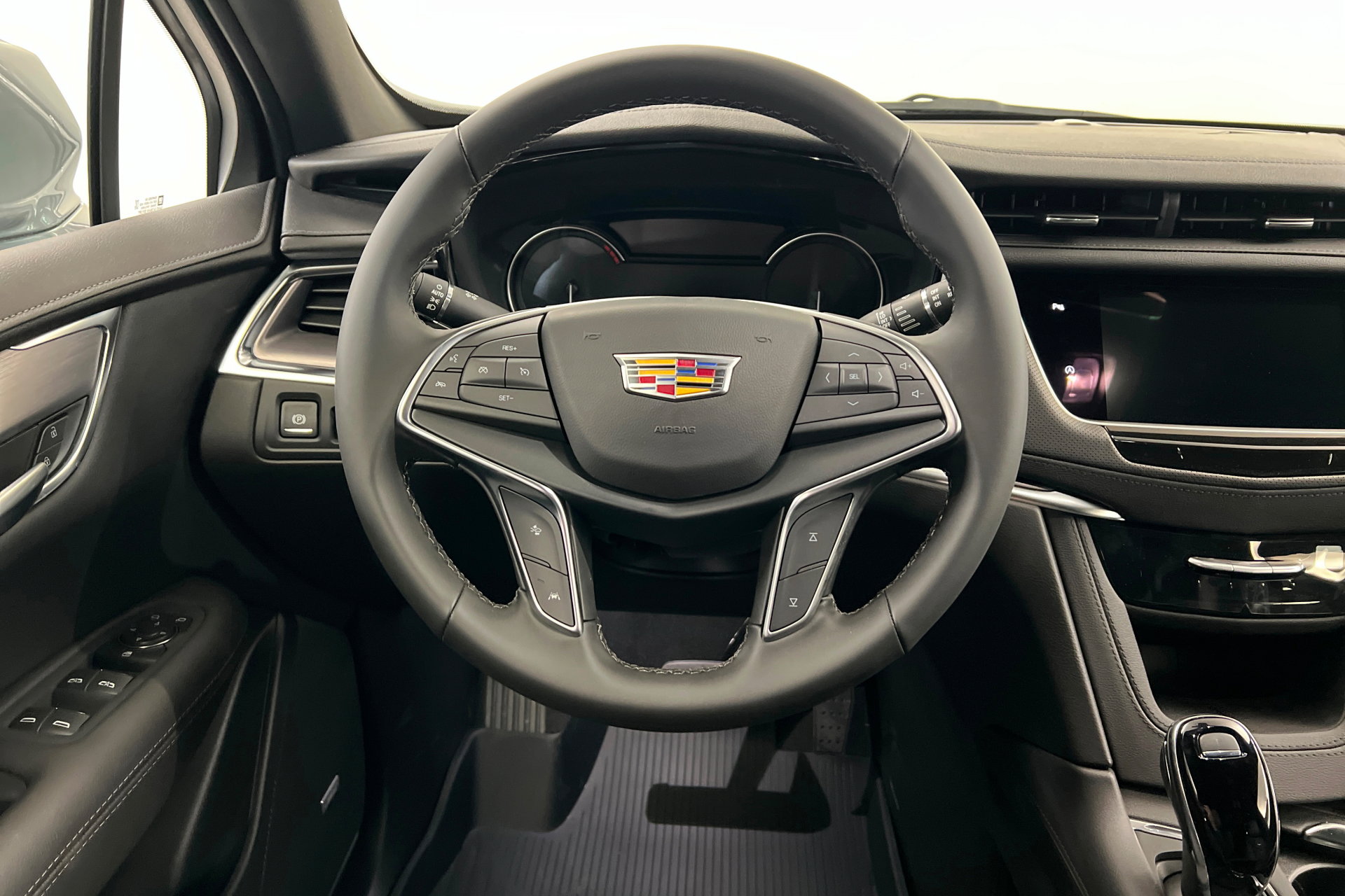 New 2026 Cadillac XT5 Luxury w/ LPO, Floor Liner Package image 13