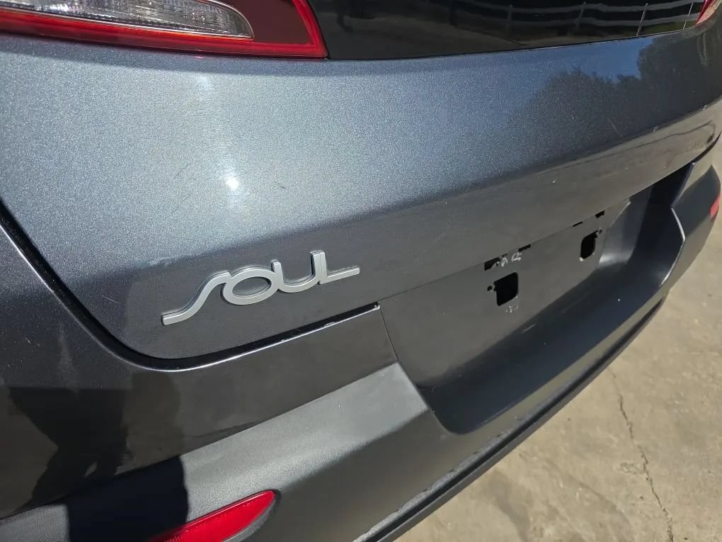 Used 2022 Kia Soul LX w/ Technology Package FWD image 11