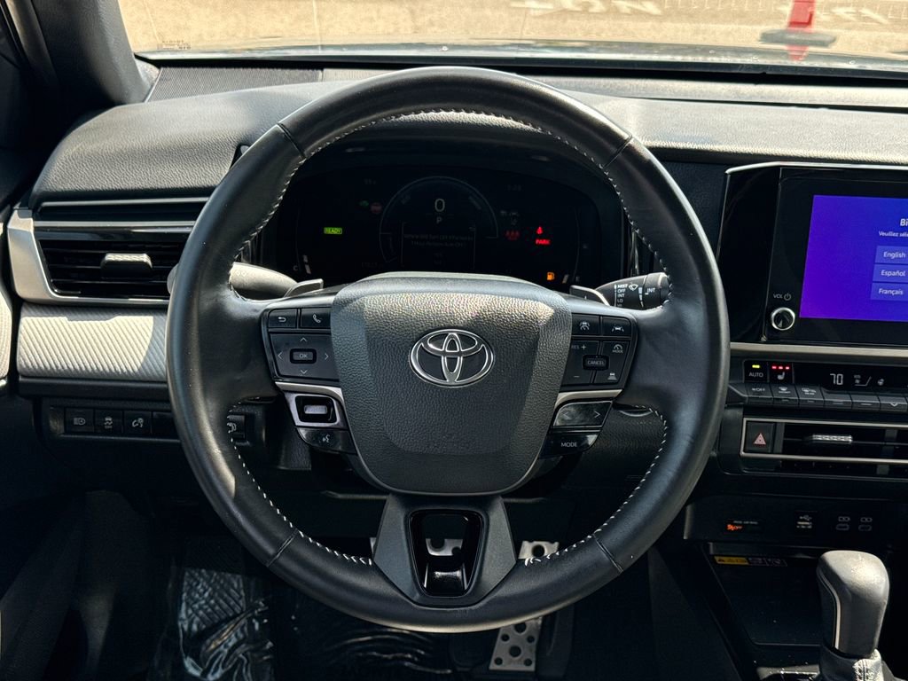 Used 2025 Toyota Camry SE w/ Convenience Package image 12