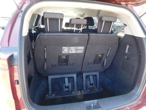 Used 2024 Kia Carnival LX FWD image 7