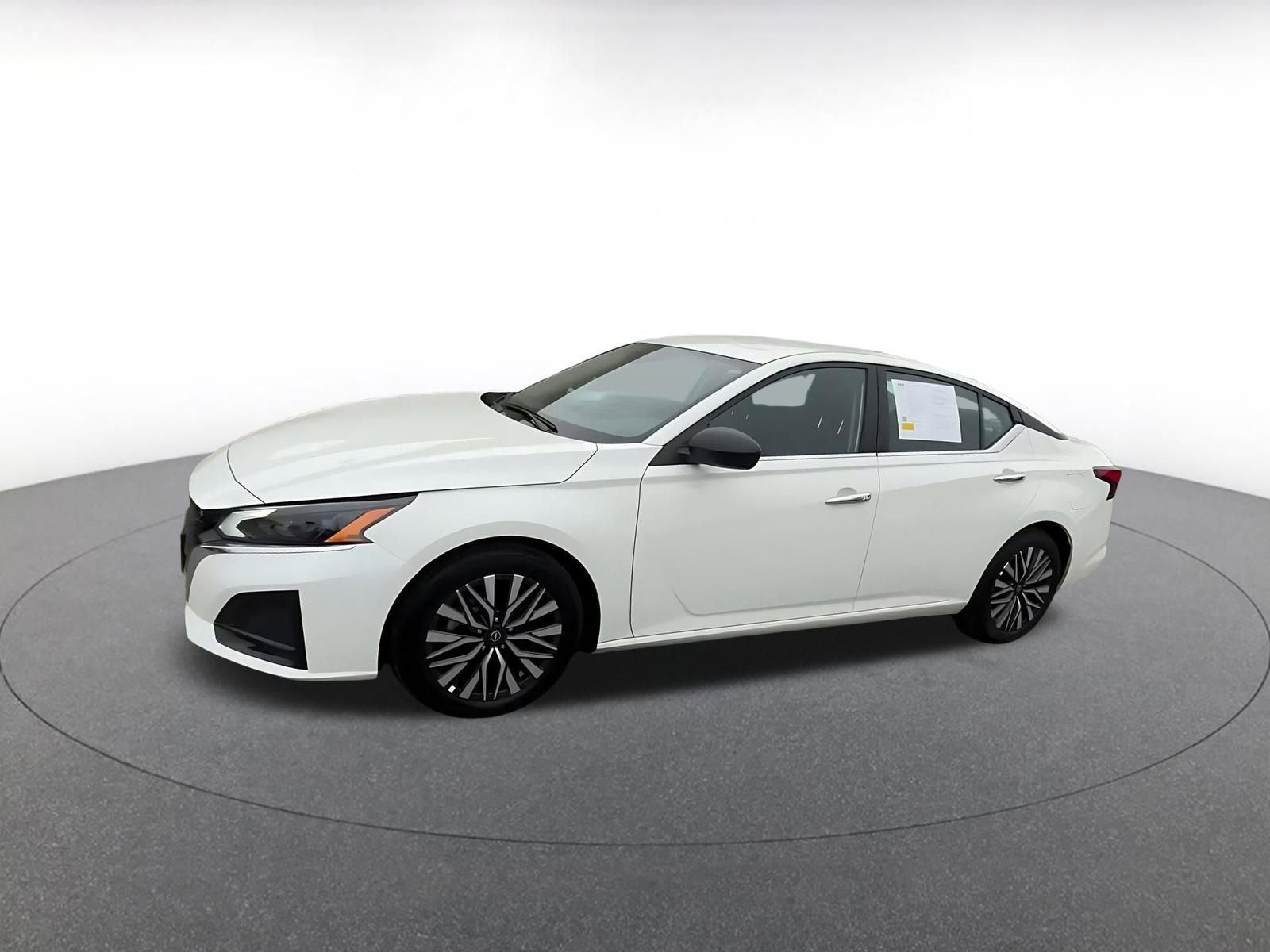 Used 2025 Nissan Altima 2.5 SV image 8