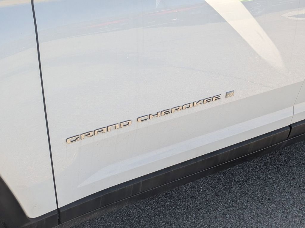 Used 2022 Jeep Grand Cherokee L Limited image 10