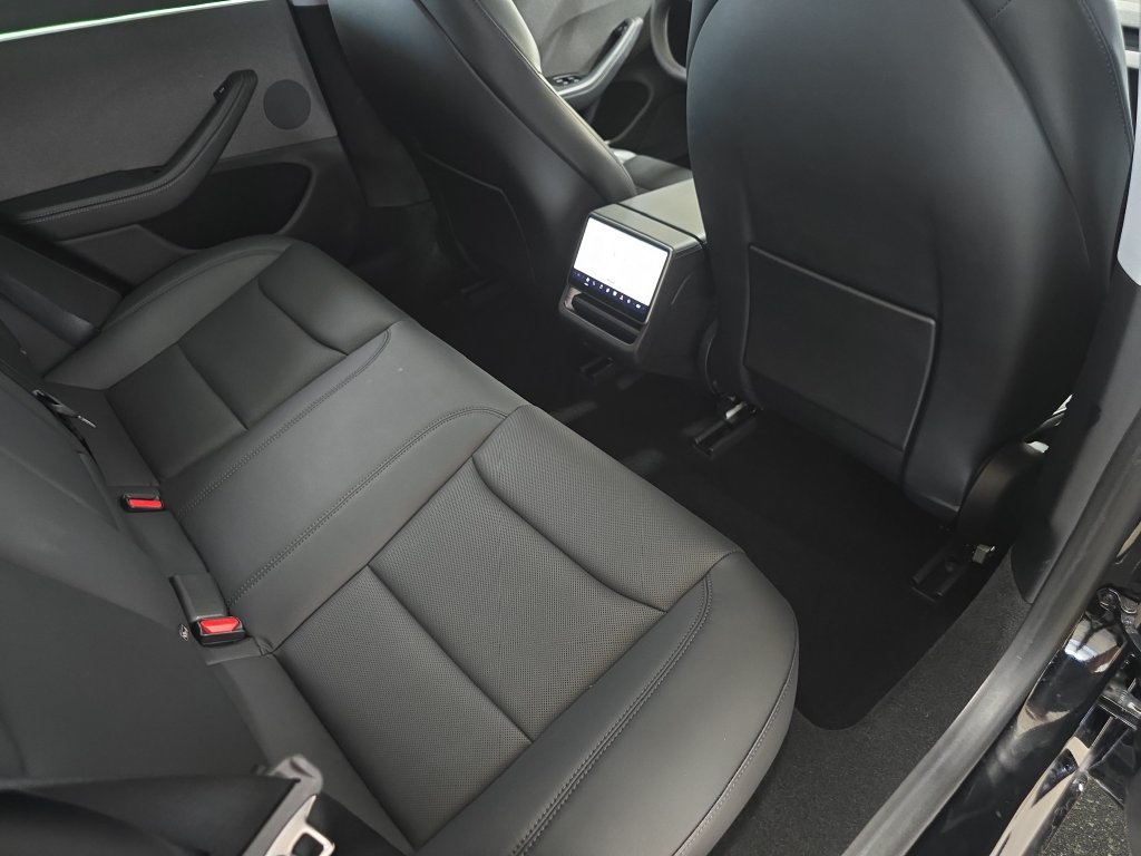 Used 2024 Tesla Model 3 Standard Range RWD image 16