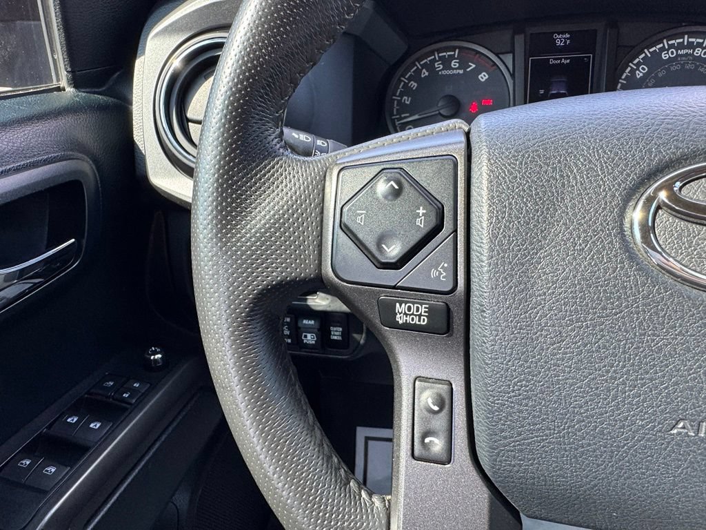 Used 2017 Toyota Tacoma TRD Off-Road AWD/4WD image 18
