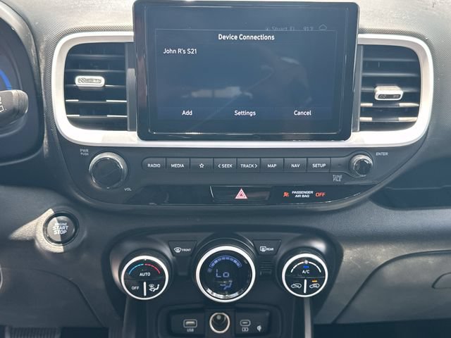 Certified 2024 Hyundai Venue Limited FWD image 18