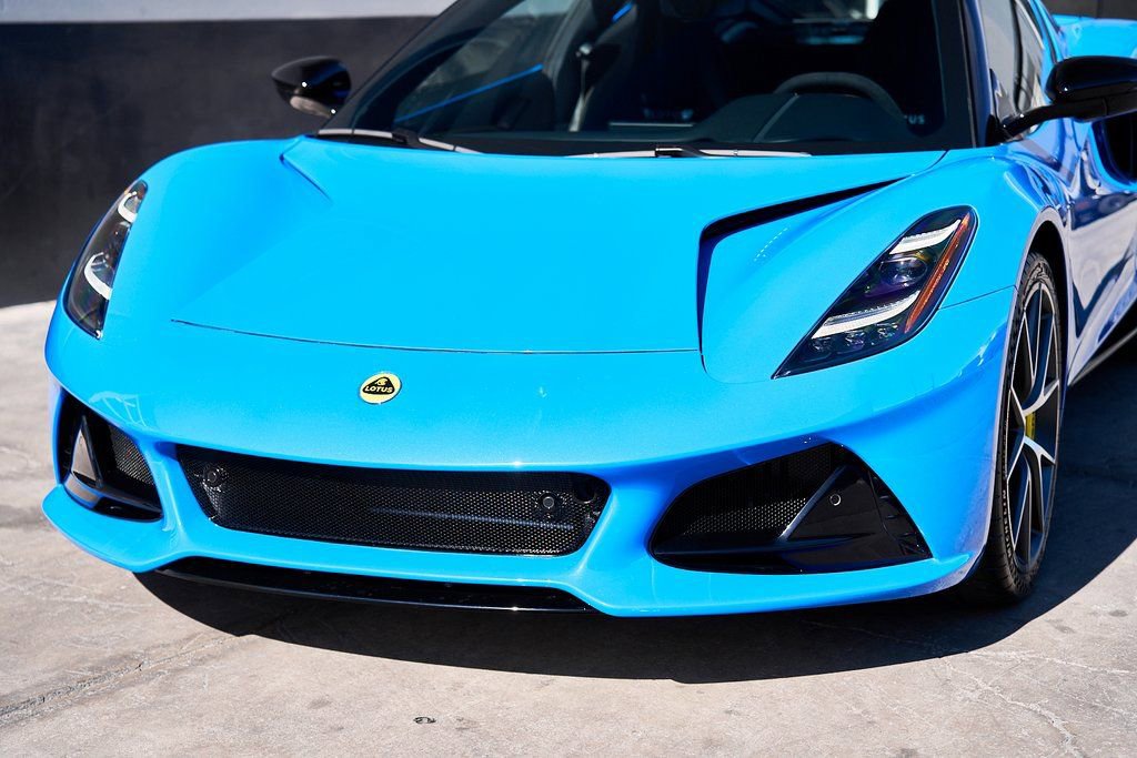 Used 2025 Lotus Emira RWD image 5