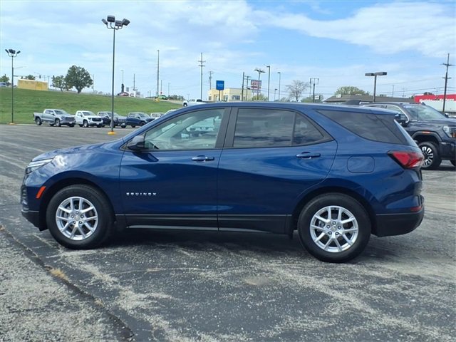 Used 2023 Chevrolet Equinox LS w/ LS Convenience Package image 9