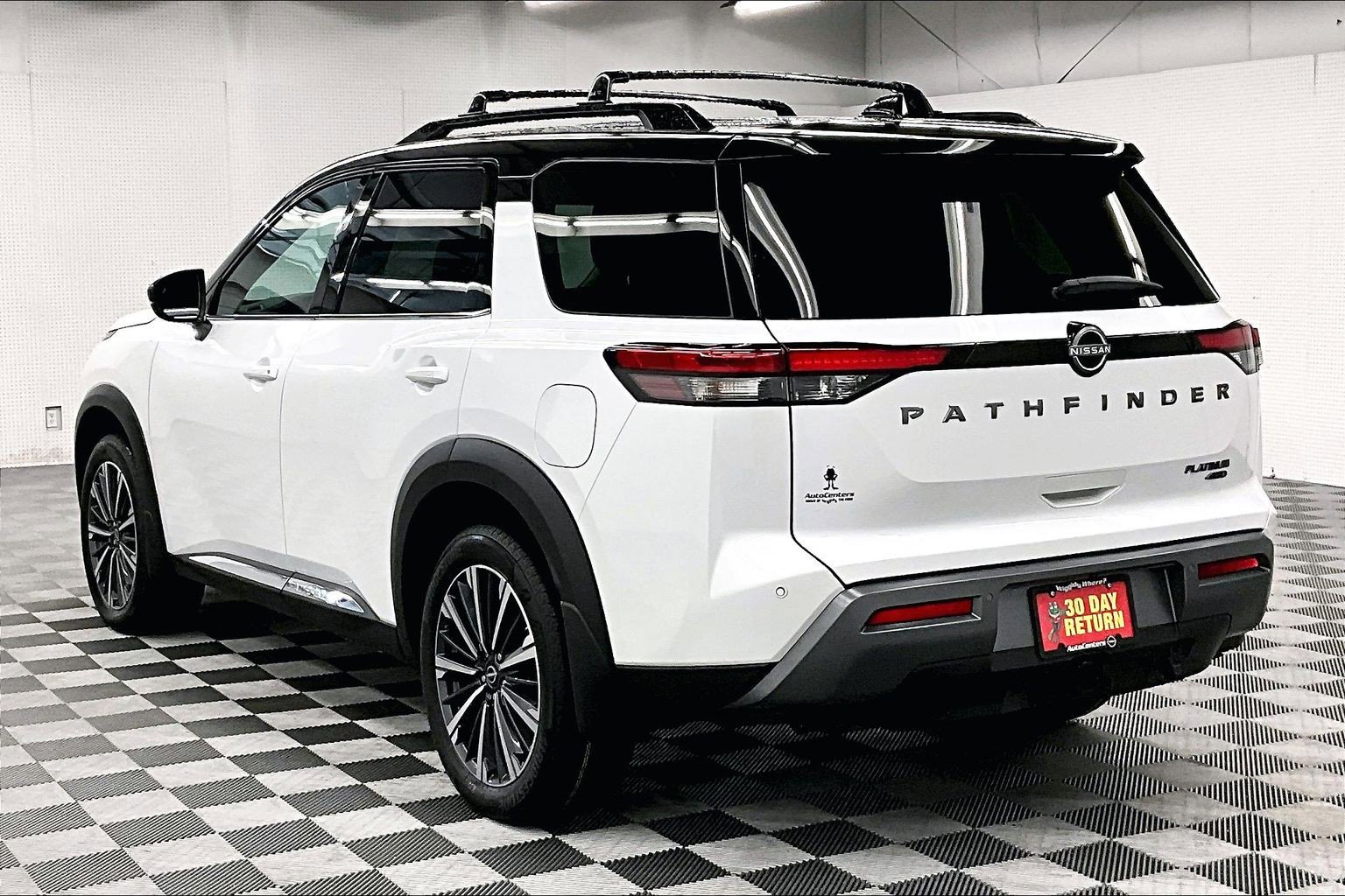 New 2026 Nissan Pathfinder Platinum AWD/4WD image 4