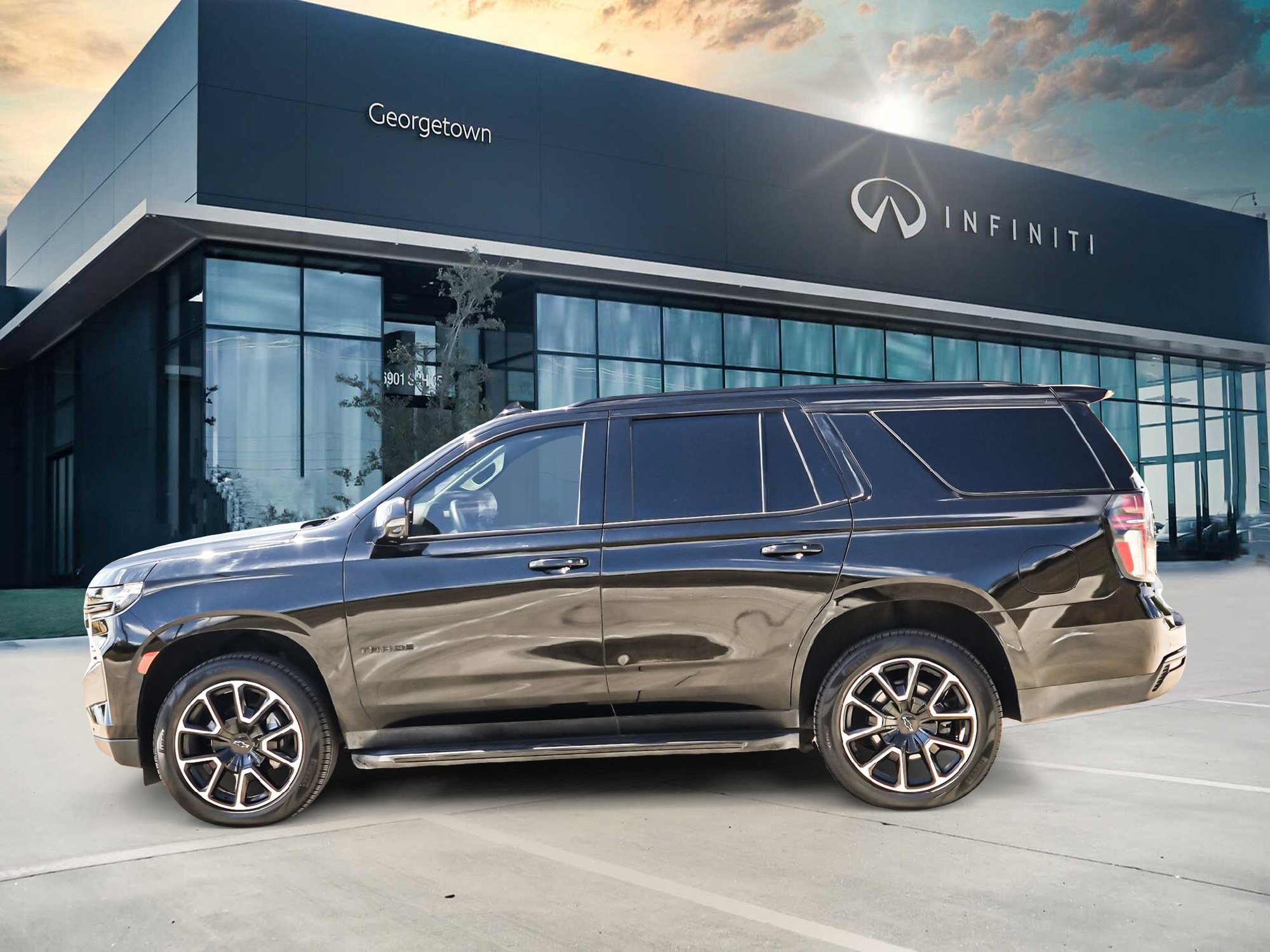 Used 2023 Chevrolet Tahoe RST w/ Luxury Package AWD/4WD image 6