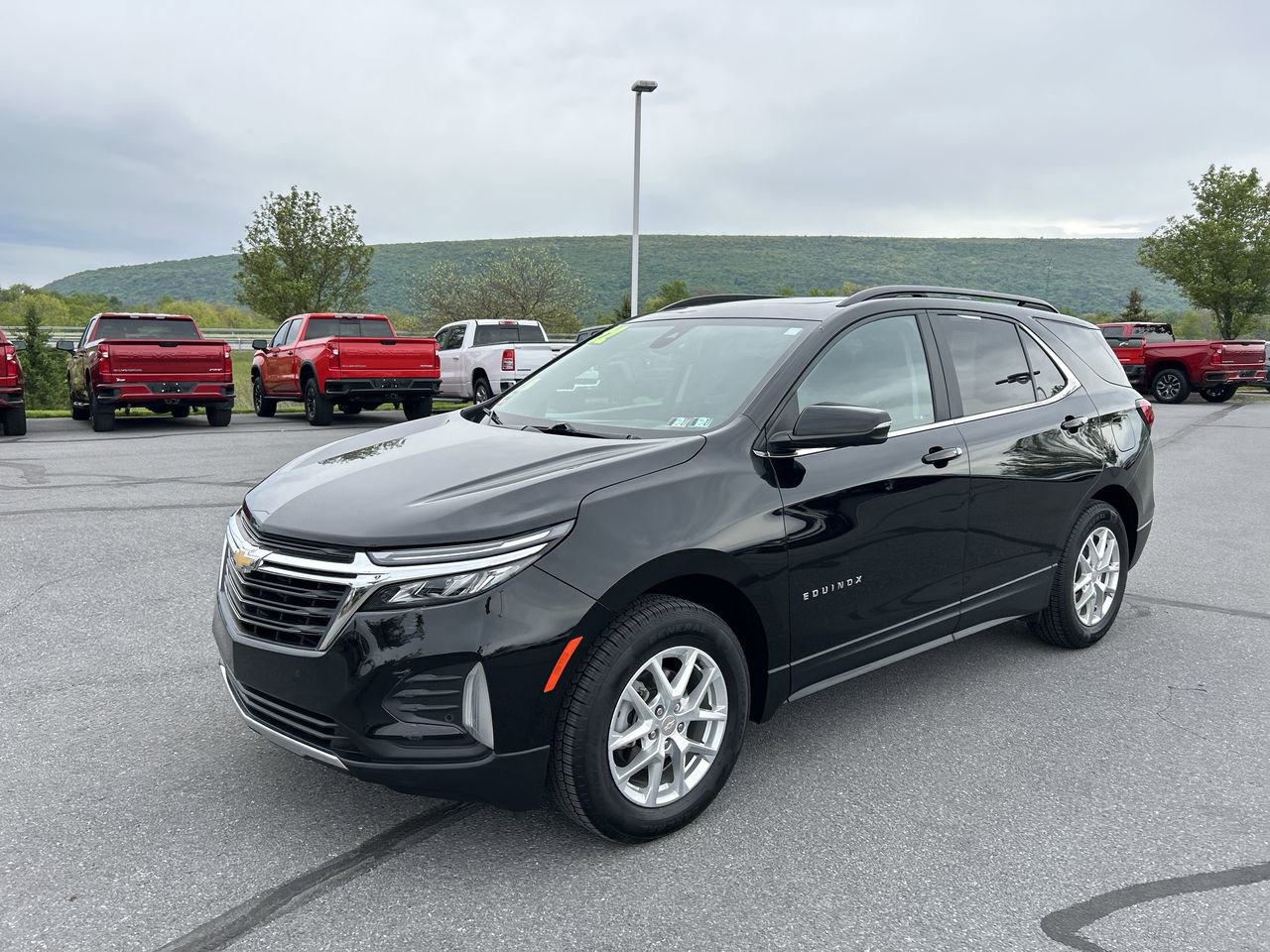 Used 2022 Chevrolet Equinox LT AWD/4WD image 3
