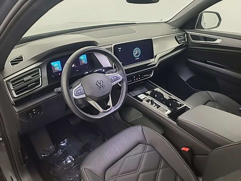 Used 2025 Volkswagen Atlas Cross Sport SE image 25