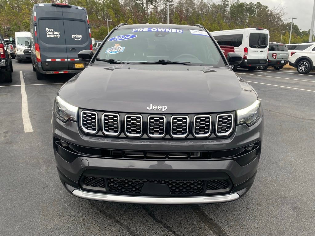Used 2024 Jeep Compass Limited w/ Elite Group image 2