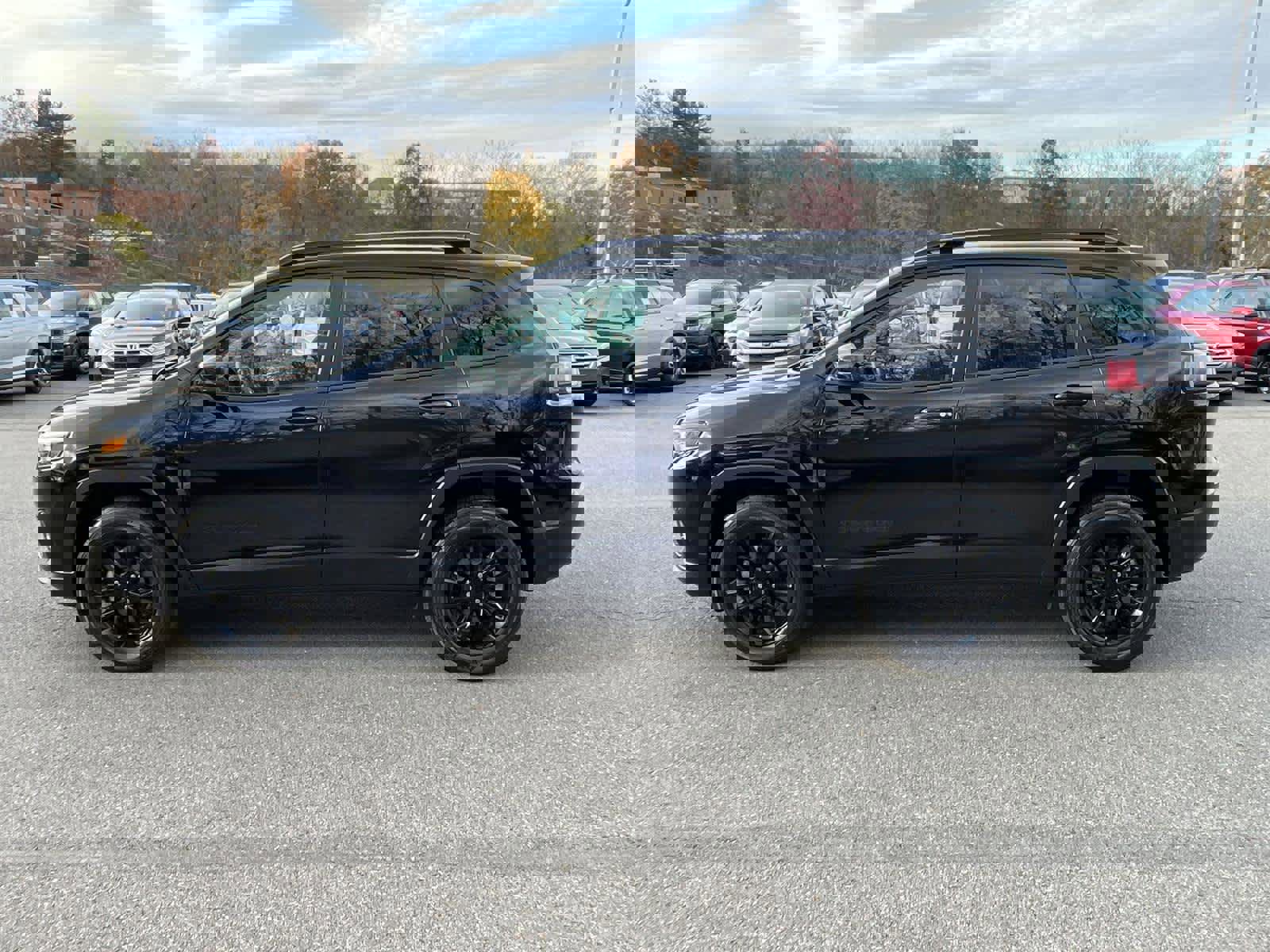 Used 2023 Jeep Cherokee Altitude Lux image 2