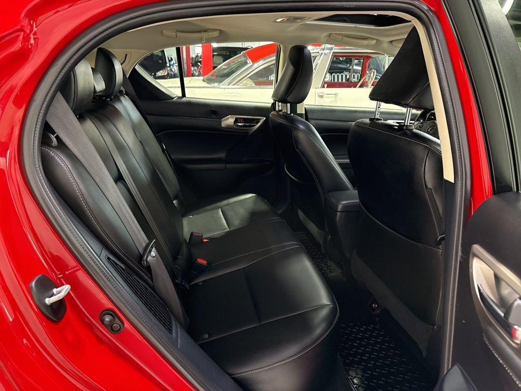 Used 2017 Lexus CT 200h w/ Navigation System Package FWD image 39