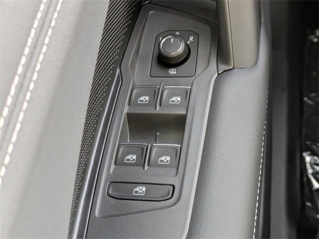 New 2025 Volkswagen Tiguan SE image 25
