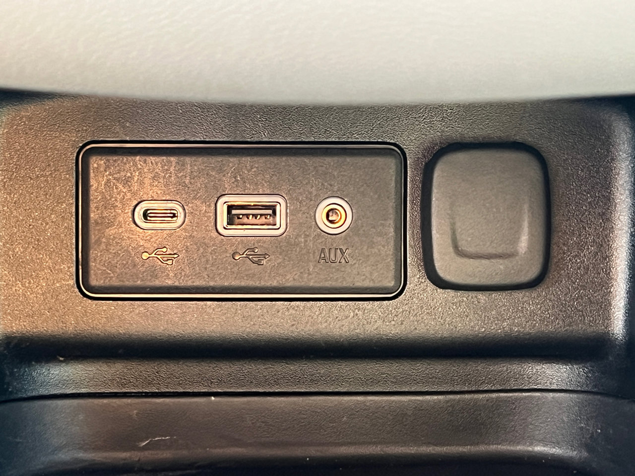 Used 2020 Chevrolet Equinox LT w/ Driver Convenience Package image 26