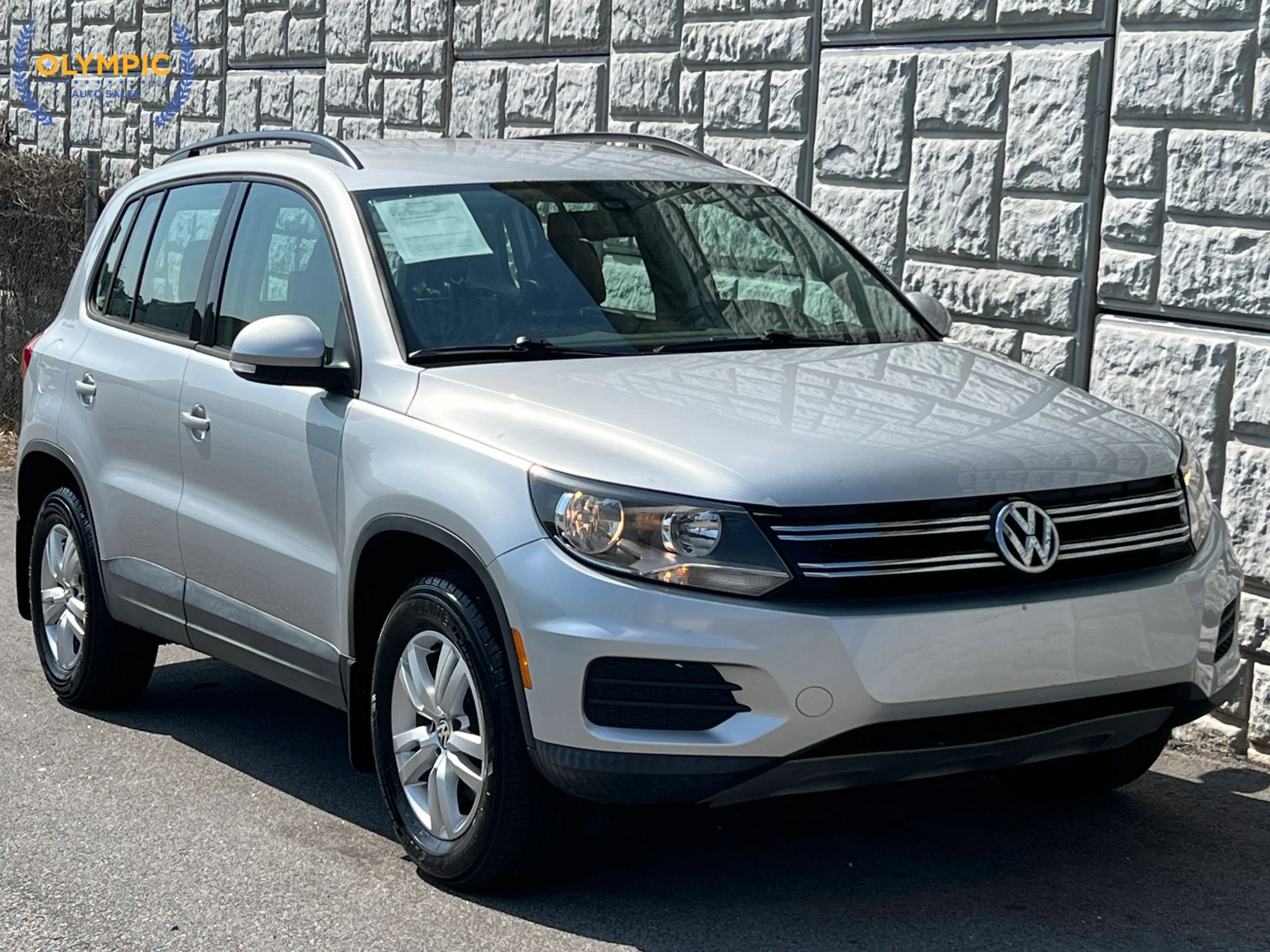 Used 2017 Volkswagen Tiguan S FWD image 3