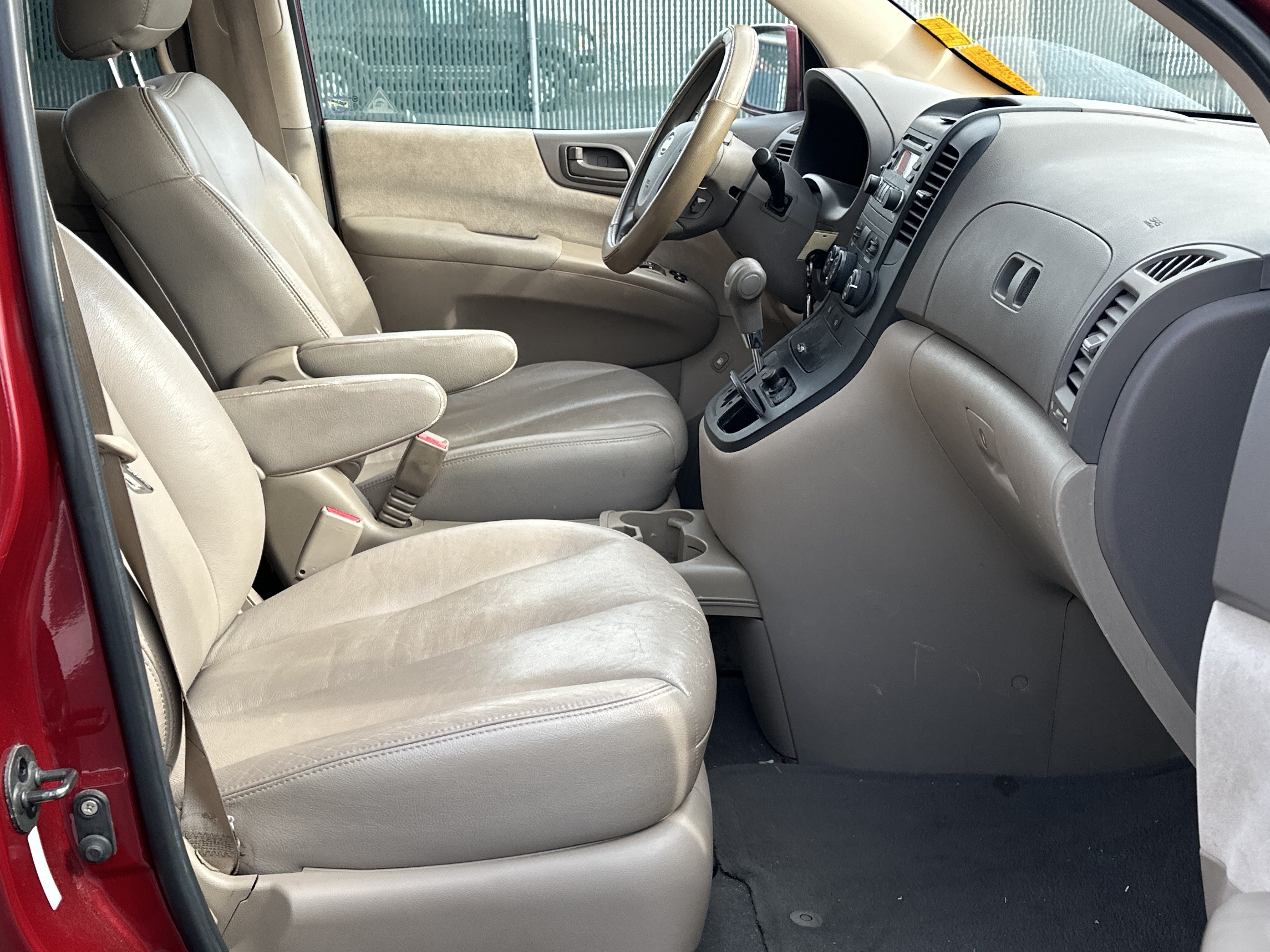 Used 2008 Kia Sedona LX FWD image 12